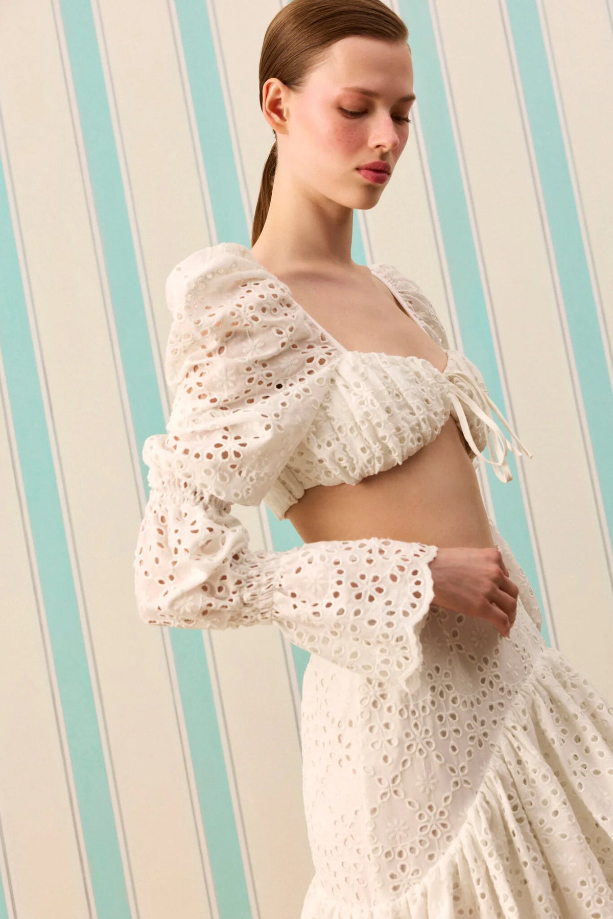 PORCELAIN TIE TOP