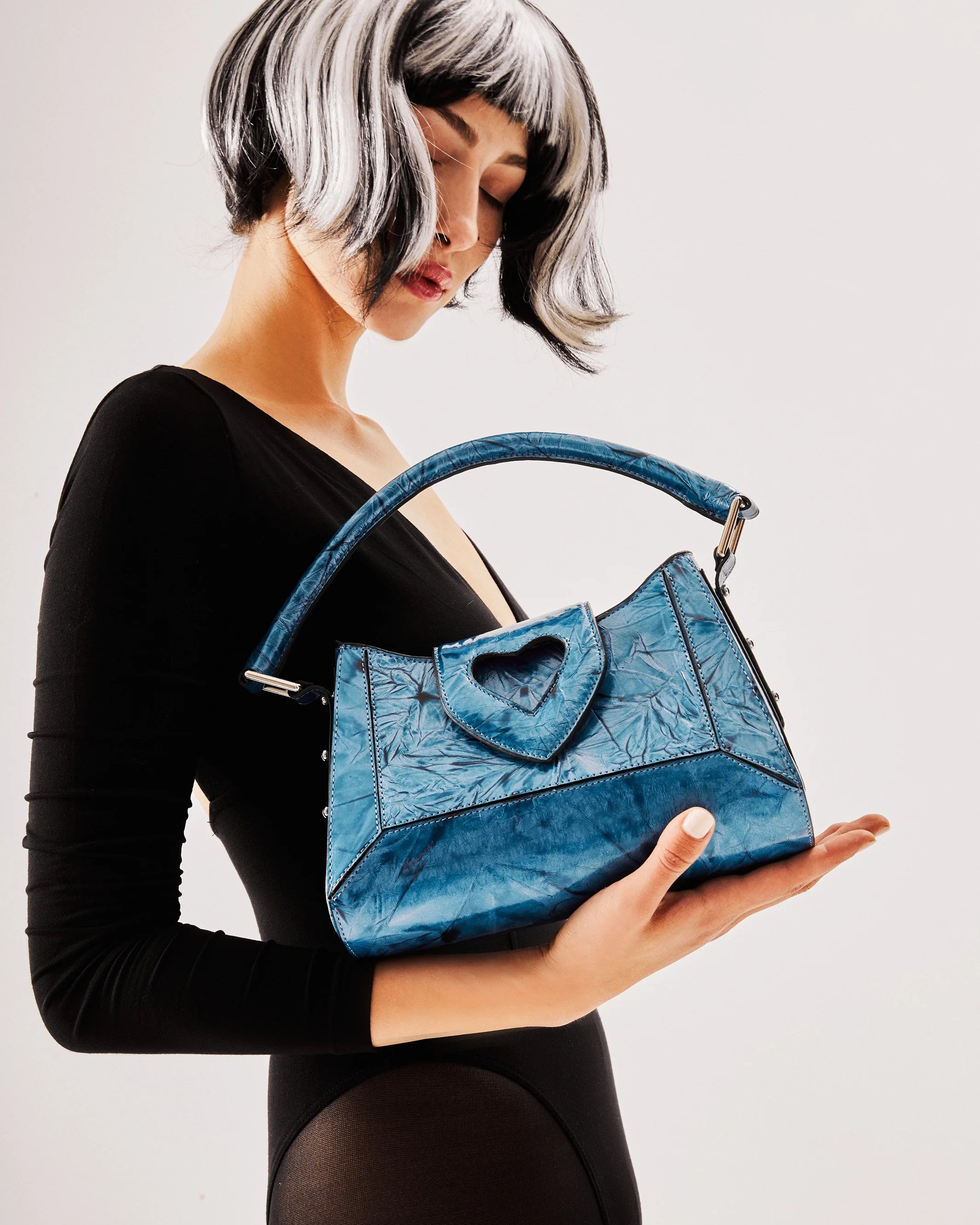 Ashley Crinkle Blue Glossy
