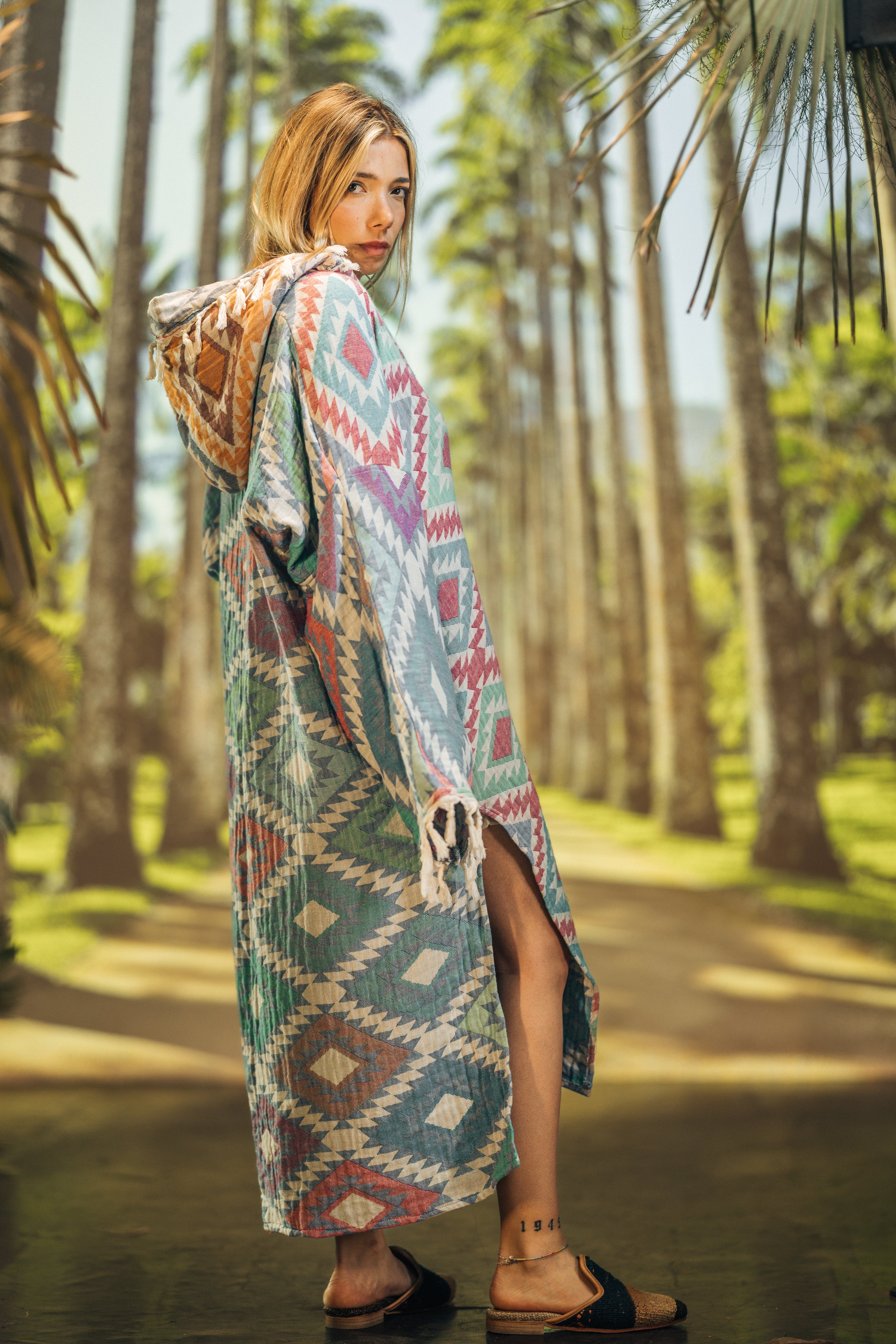 CARNIVAL ROBE