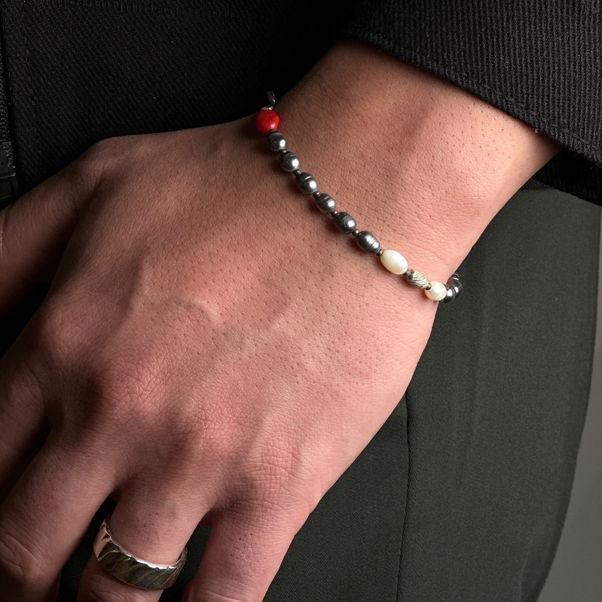 Royal Black – Unisex İnci Bileklik