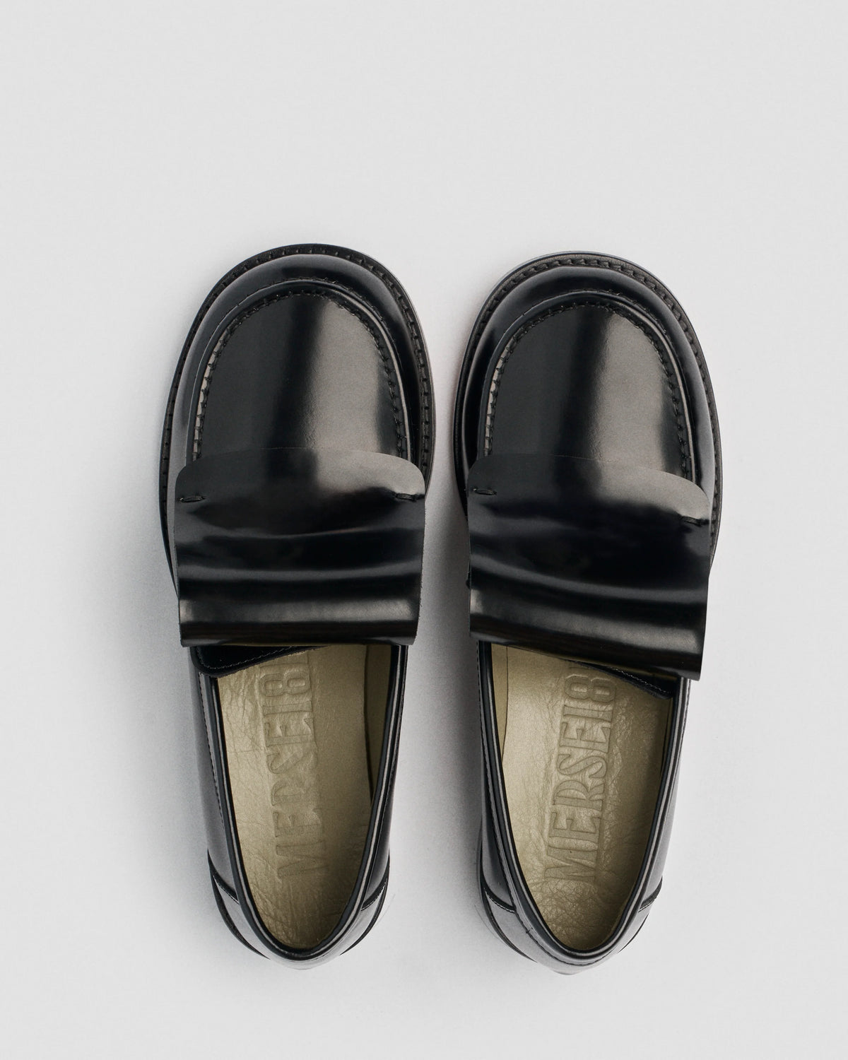 DILLY - Black
