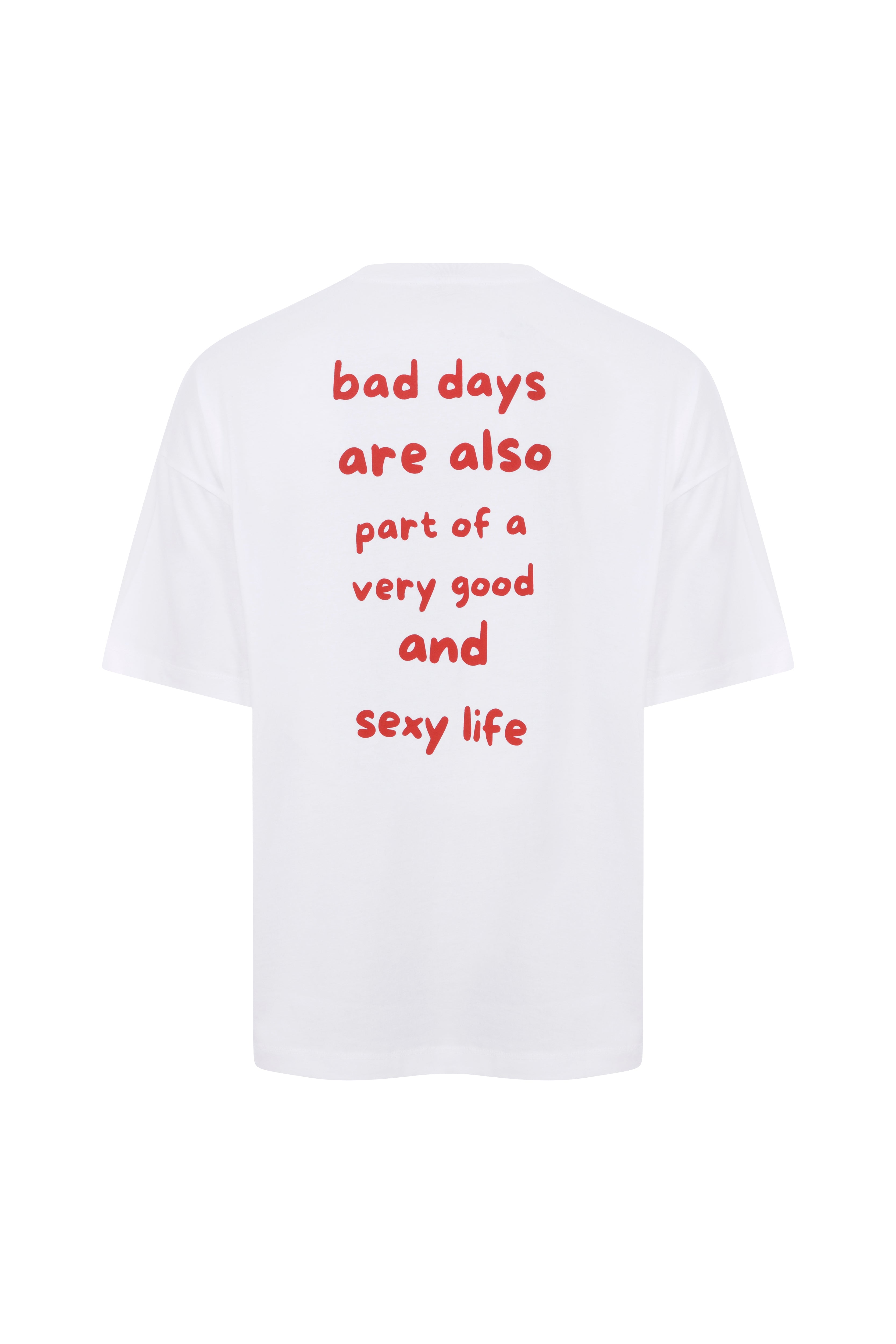 PERFECTLY MESSY TEE